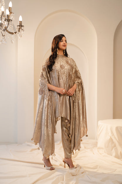 ZAREESHA – Metallic Embroidered Luxury Cape Set